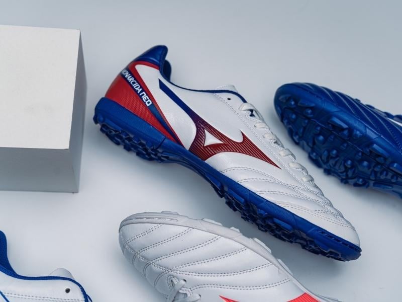 Giày đá bóng Mizuno Monarcida Neo Sala Select TF Trắng/ Xanh/ Đỏ